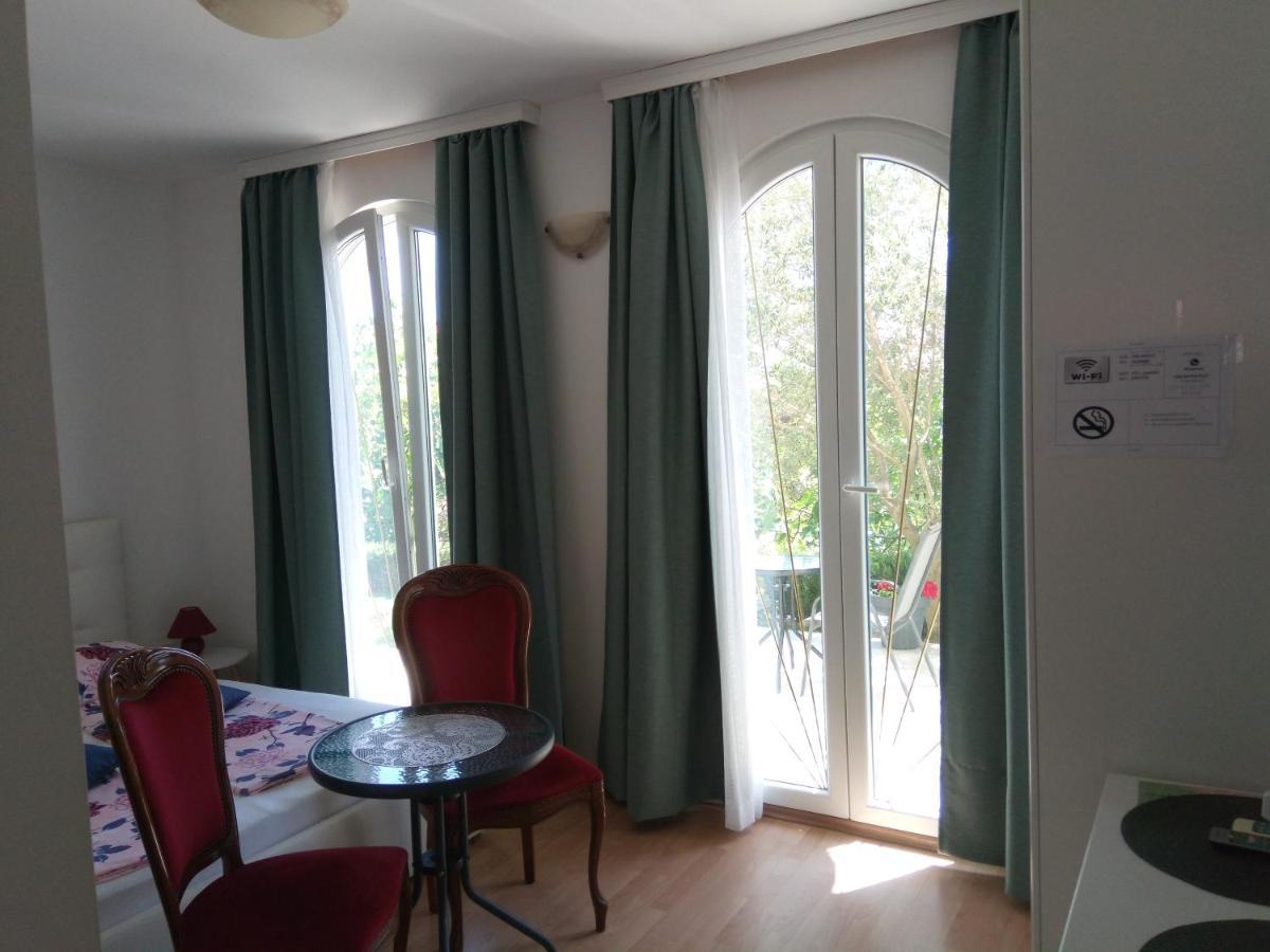 Ana Rooms Krk Town Εξωτερικό φωτογραφία